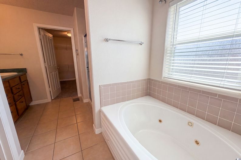 Photo 13 of 23 of 2513 Milagro Ridge Ct NE, Rio Rancho, NM