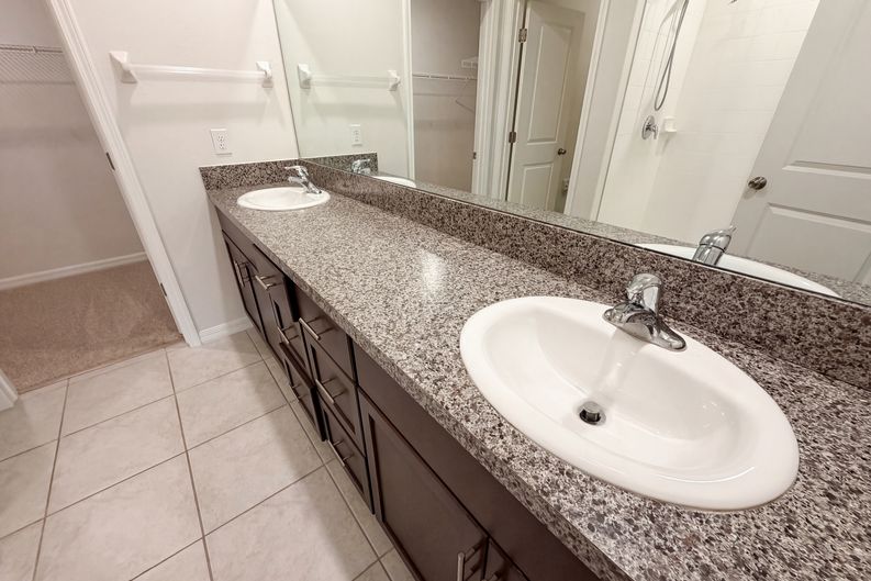 Photo 23 of 42 of 11849 Blackeyed Susan Dr, Riverview, FL