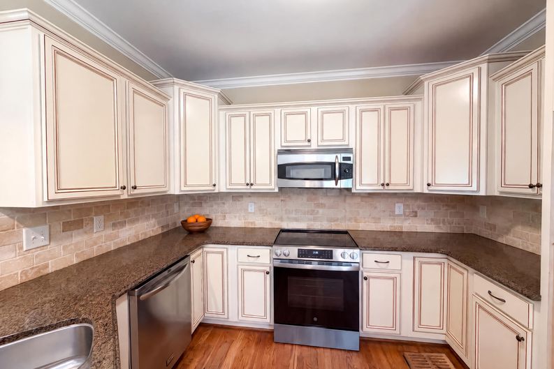 Photo 6 of 25 of 5474 Alamo Dr, Winston Salem, NC