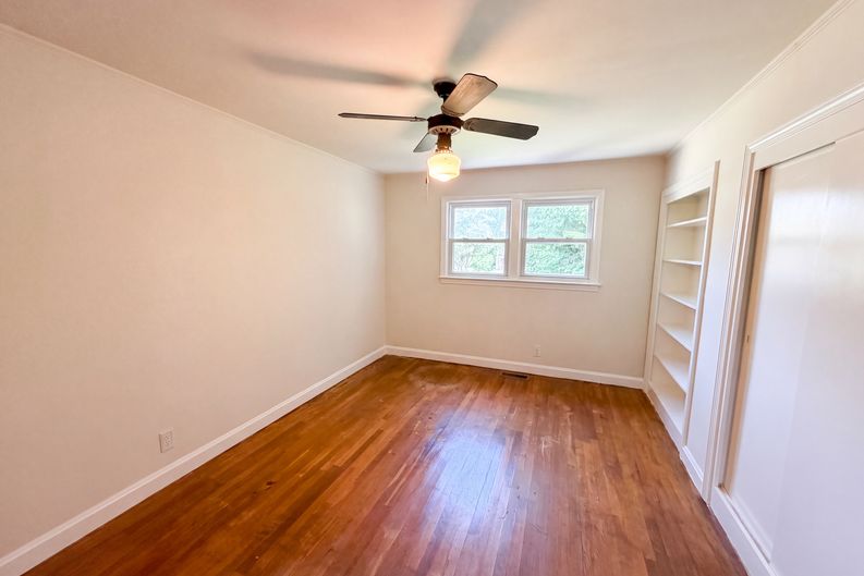 Photo 8 of 18 of 16 Gardenia Dr, Greenville, SC
