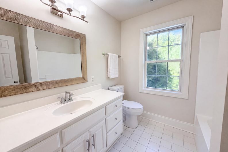 Photo 18 of 27 of 502 Live Oaks Ct, Fort Mill, SC