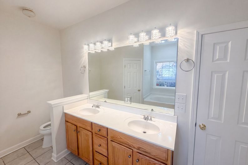 Photo 15 of 33 of 6120 Tennyson Dr, Kernersville, NC