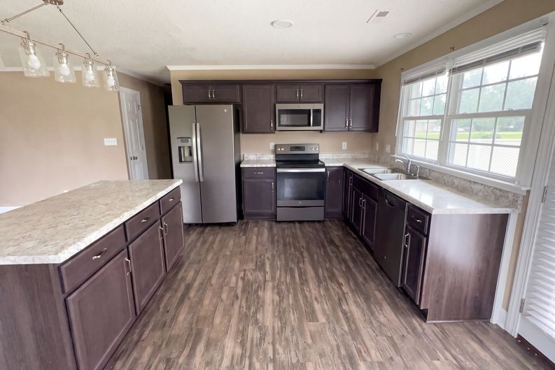 Photo 6 of 21 of 2401 N Hills Dr, New Bern, NC