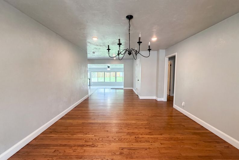 Photo 7 of 17 of 10508 Whitehaven Rd, Oklahoma City, OK