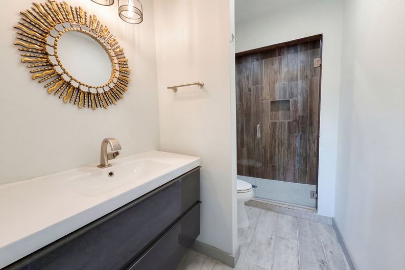 Photo 9 of 19 of 10726 Sugar Hill Dr, Houston, TX
