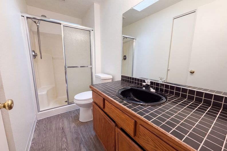 Photo 10 of 16 of 845 SE 8th St, Gresham, OR