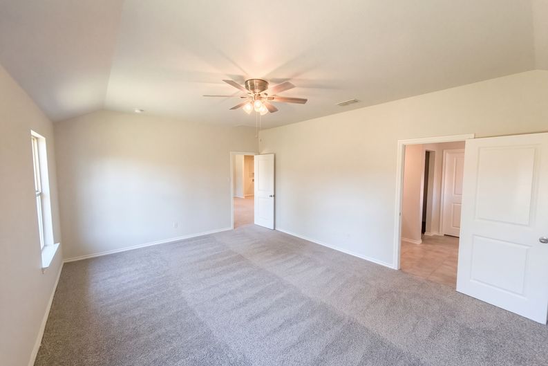 Photo 11 of 27 of 517 Bronze Cir W, Springtown, TX
