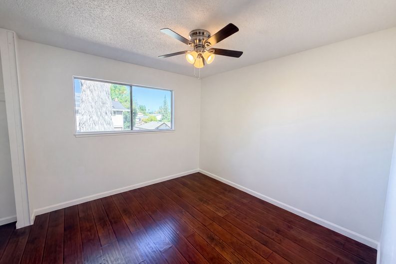 Photo 17 of 39 of 4948 Dewey Dr, Fair Oaks, CA