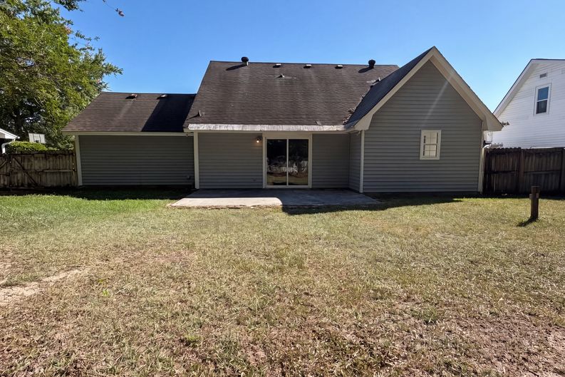 Photo 5 of 28 of 2028 Larson Ln, Goose Creek, SC