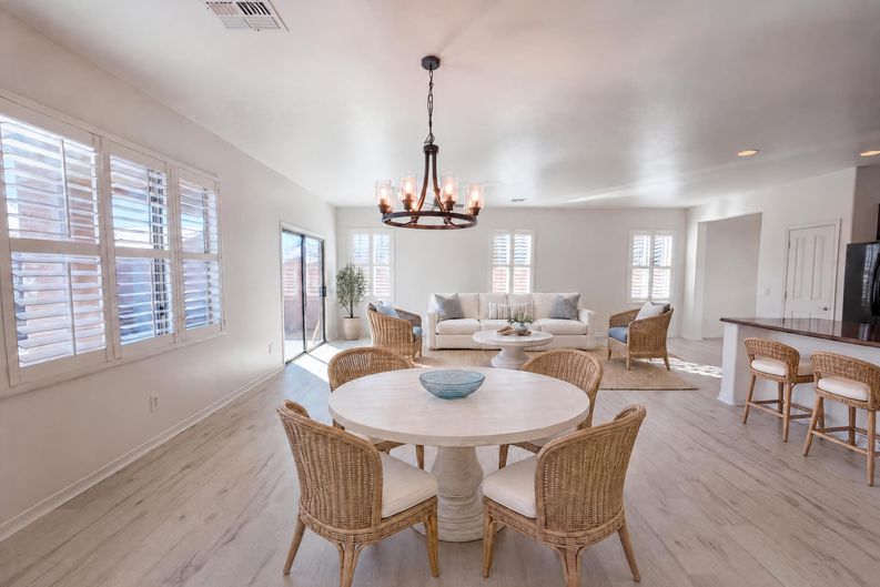 Photo 7 of 22 of 40877 W Bedford Dr, Maricopa, AZ