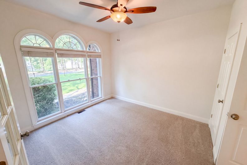 Photo 16 of 33 of 10124 Windtree Ln, Charlotte, NC