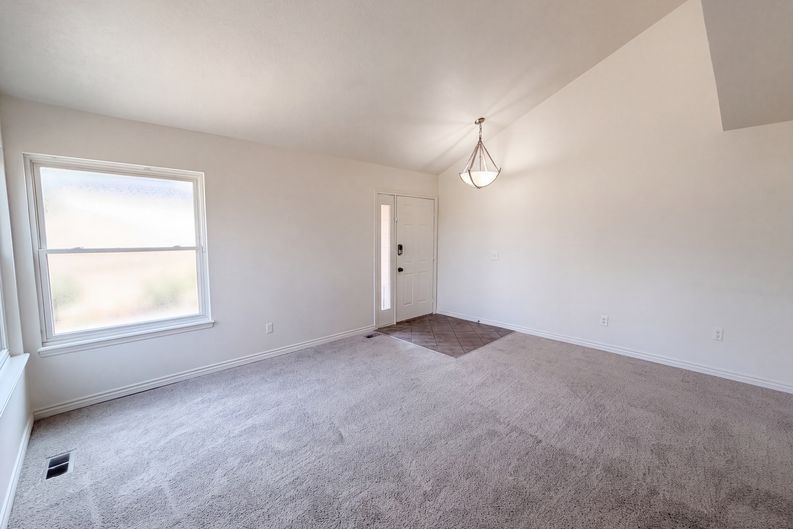 Photo 6 of 38 of 8273 W Plymouth Pl, Littleton, CO