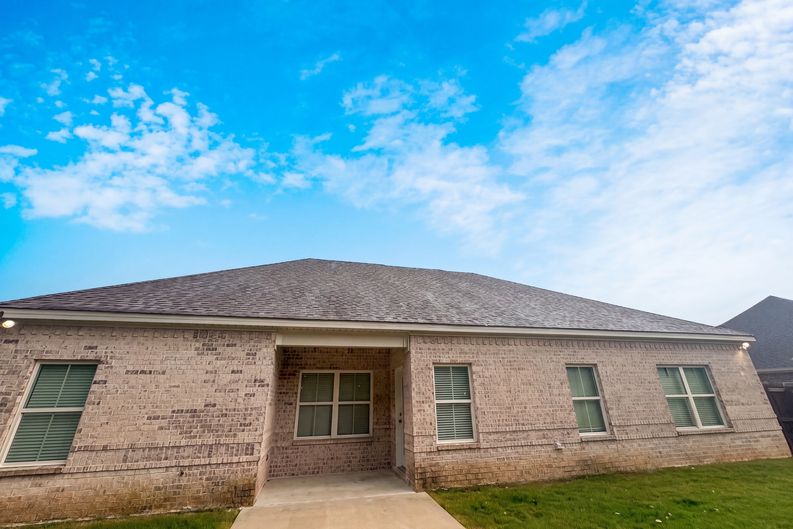 Photo 5 of 35 of 316 Abby Ln, Millbrook, AL