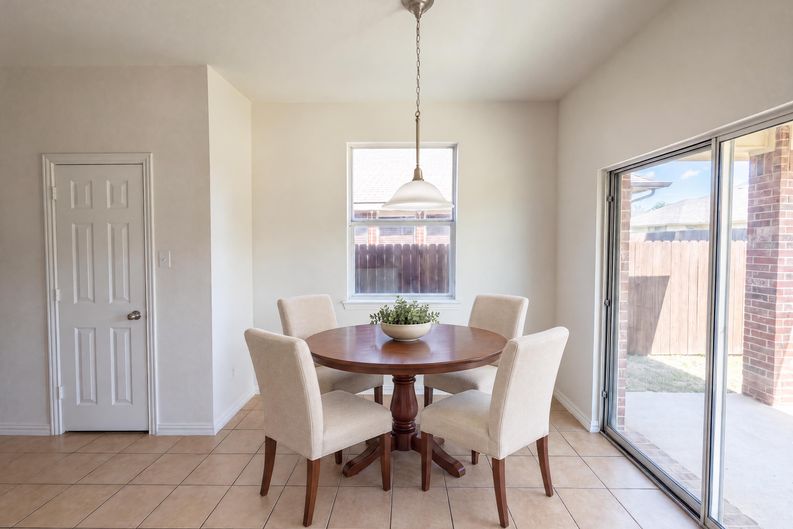 Photo 10 of 25 of 1421 Sparrow Dr, Little Elm, TX