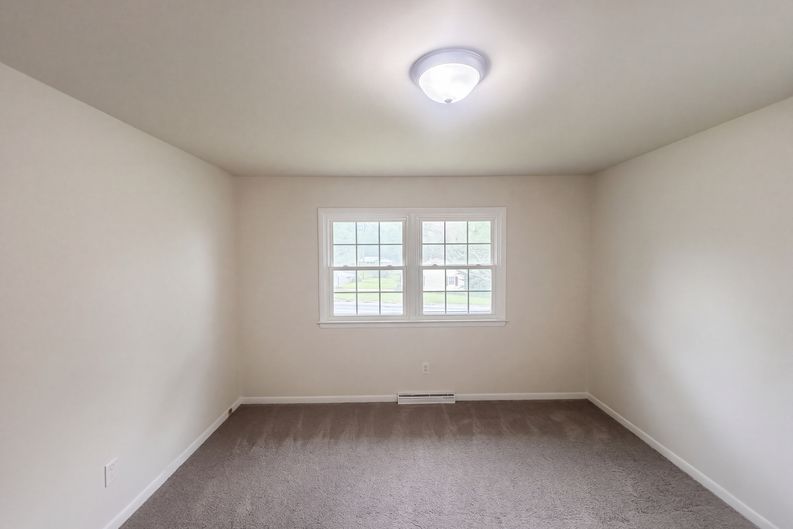 Photo 13 of 26 of 1502 W Meadowview Rd, Greensboro, NC