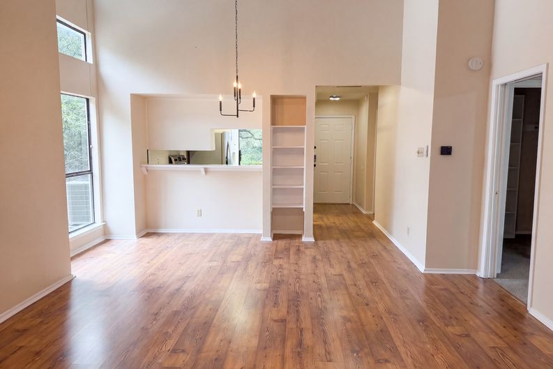Photo 7 of 16 of 3801 Menchaca Rd, Austin, TX