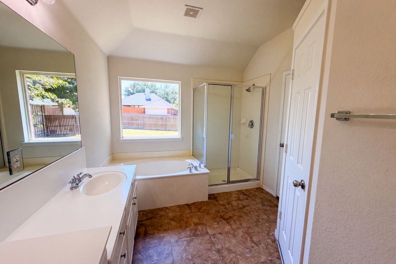 Photo 10 of 16 of 6401 Marquett Dr, Rowlett, TX