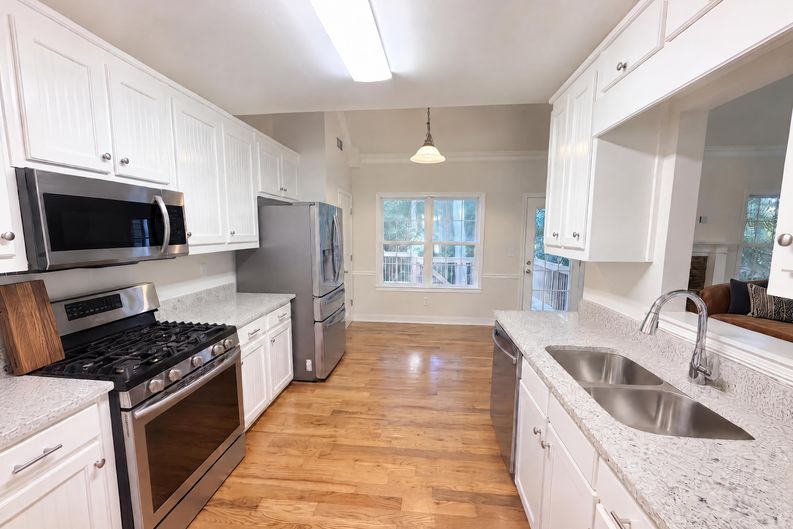 Photo 10 of 27 of 1412 White Oak Trce, Loganville, GA