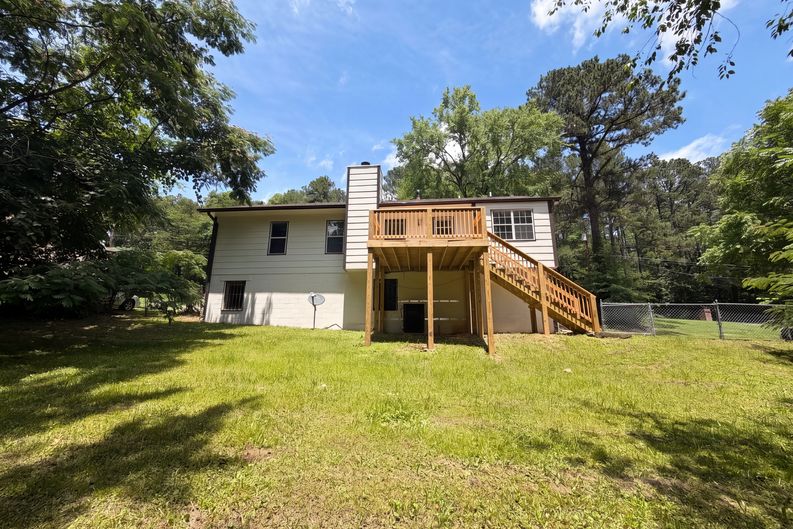Photo 5 of 21 of 2813 Wood Dr NE, Center Point, AL
