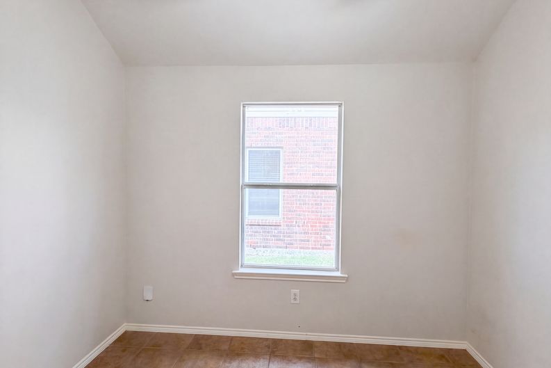 Photo 10 of 14 of 14609 Little Anne Dr, Little Elm, TX