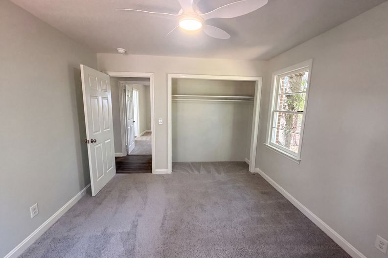 Photo 16 of 27 of 1425 Hollyberry Ln, West Columbia, SC