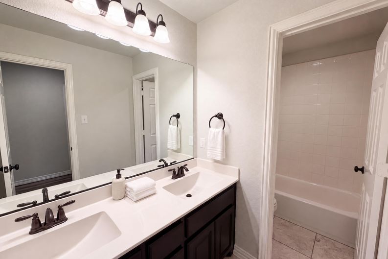 Photo 12 of 39 of 9332 Kaitlyn Ct, Lantana, TX