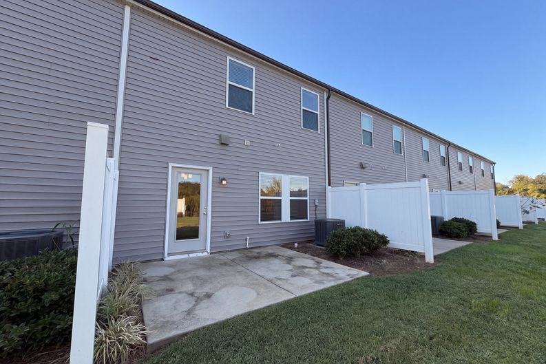 Photo 19 of 21 of 952 Oak Ridge Ln, Columbia, TN