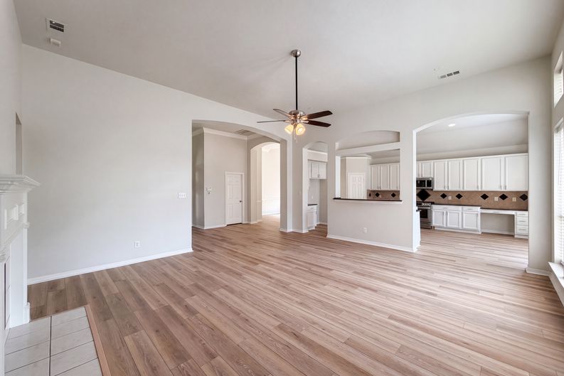 Photo 11 of 31 of 1221 Old Oak Trl, Flower Mound, TX