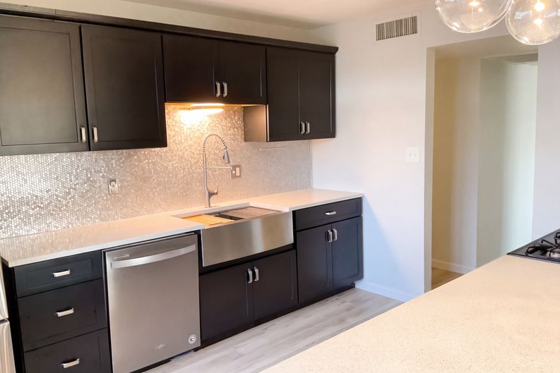 Photo 6 of 21 of 3544 W Sierra Vista Dr, Phoenix, AZ