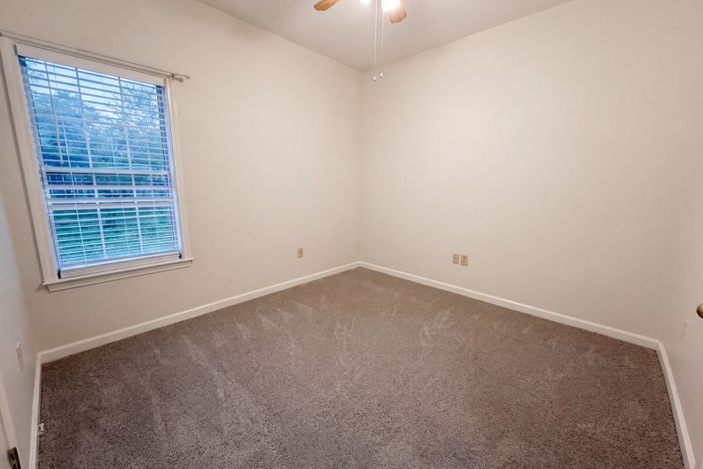 Photo 14 of 20 of 101 Cambridge Pointe Dr, Alabaster, AL