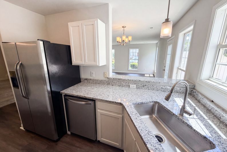Photo 7 of 21 of 3831 Mohawk Ct, Charlotte, NC