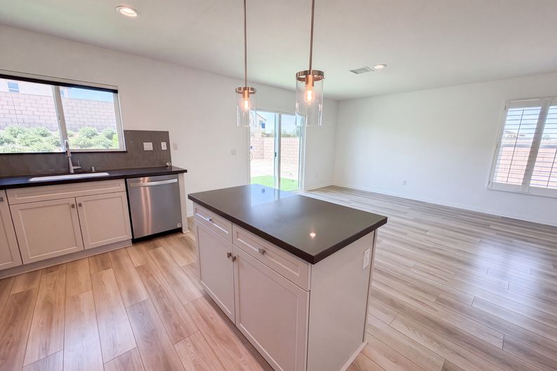 Photo 7 of 21 of 11550 Halter St, Victorville, CA