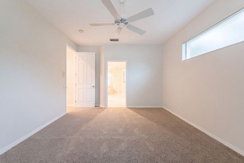 Photo 18 of 31 of 2146 Calusa Lakes Blvd, Nokomis, FL