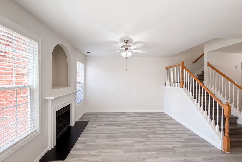 Photo 7 of 23 of 1019 Ivydale Cir, Lawrenceville, GA