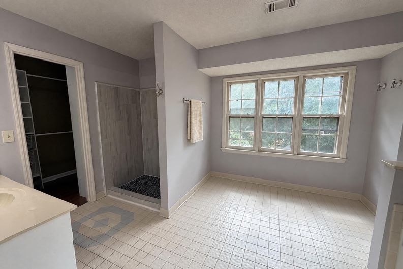 Photo 17 of 31 of 3795 Churchill Dr, Marietta, GA