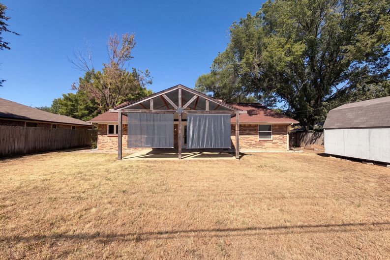 Photo 26 of 27 of 1208 Hillcrest Dr, Euless, TX