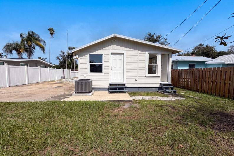 Photo 5 of 24 of 1134 Pattison Ave, Sarasota, FL