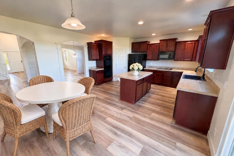 Photo 6 of 54 of 5406 S Fultondale Way, Aurora, CO