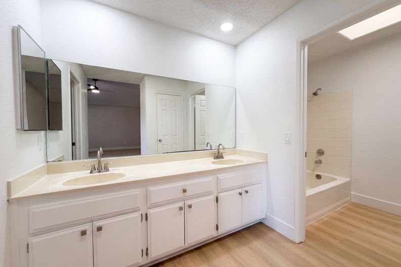 Photo 14 of 25 of 42355 Willeta Ave, Lancaster, CA