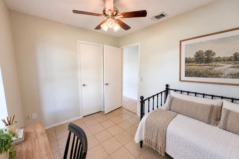 Photo 13 of 24 of 1262 Padgett Cir, Lady Lake, FL