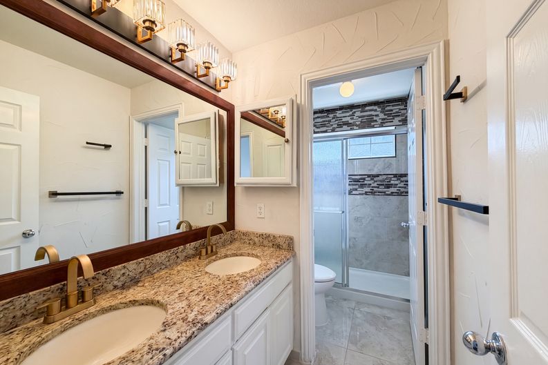 Photo 18 of 33 of 1429 Greenbriar Dr, Allen, TX