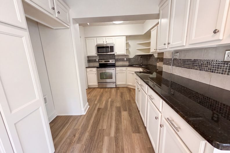 Photo 6 of 22 of 5630 Temple Rd, Jacksonville, FL