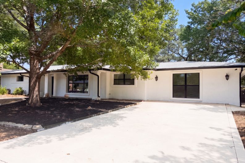 Photo 21 of 25 of 106 Briarcliff Dr, San Antonio, TX