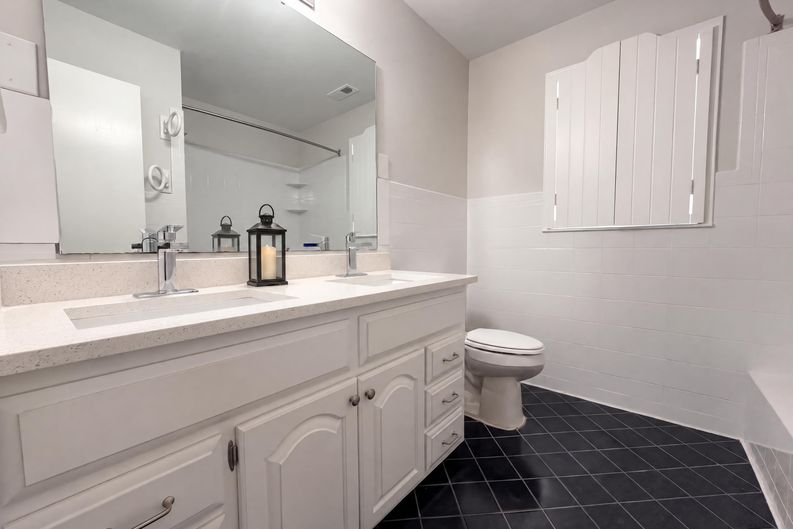 Photo 8 of 16 of 5408 Woodard Ct, Fayetteville, NC