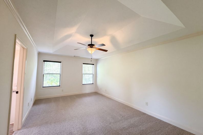 Photo 4 of 28 of 2721 Berkshire Dr, Winder, GA