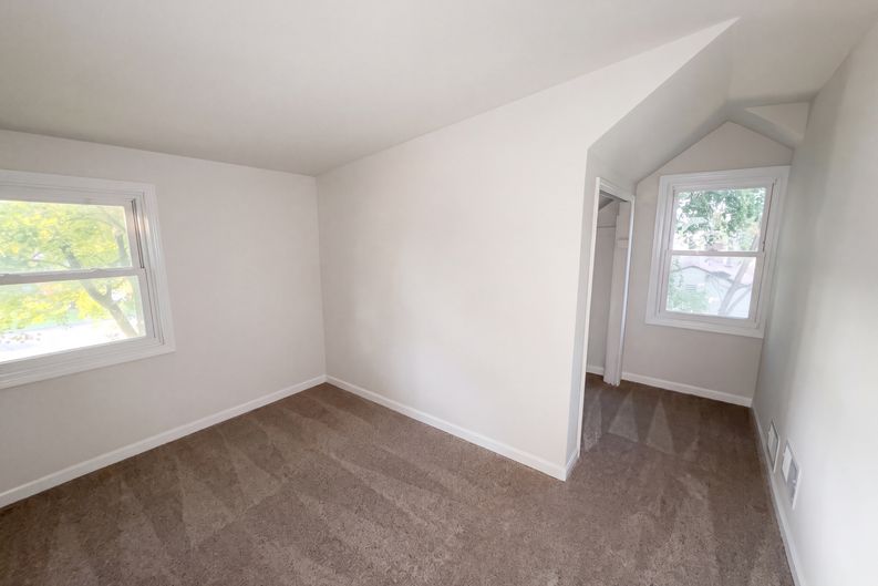 Photo 17 of 25 of 2084 Hillview Rd, Mounds View, MN