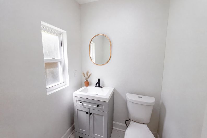 Photo 12 of 15 of 212 W Hiawatha St, Tampa, FL