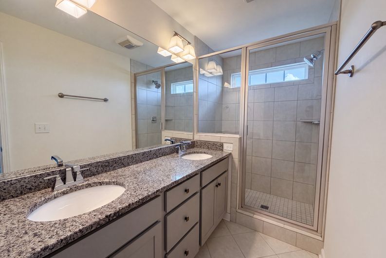 Photo 12 of 31 of 200 Kinsale Dr, Spring Hill, TN