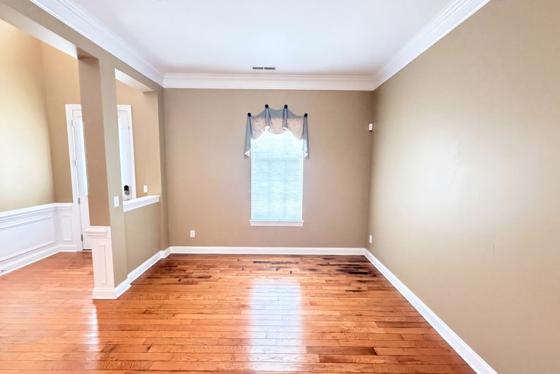 Photo 7 of 28 of 9928 Daufuskie Dr, Charlotte, NC
