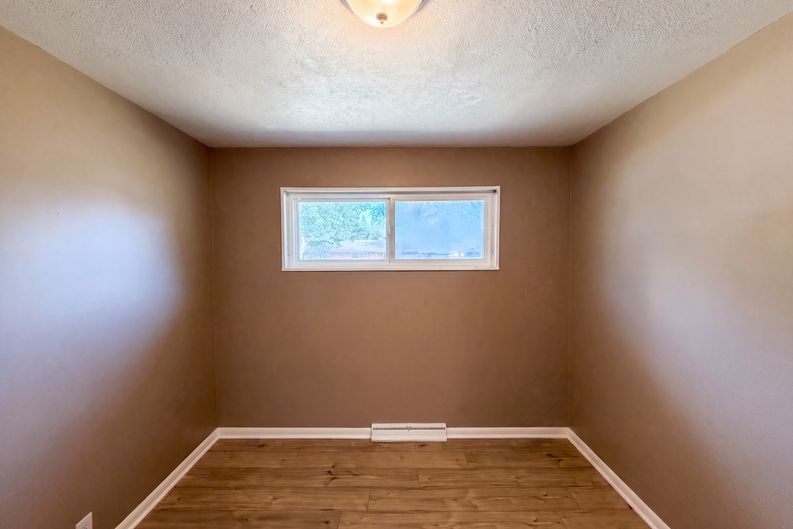 Photo 10 of 29 of 3352 W Aksarben Ave, Littleton, CO